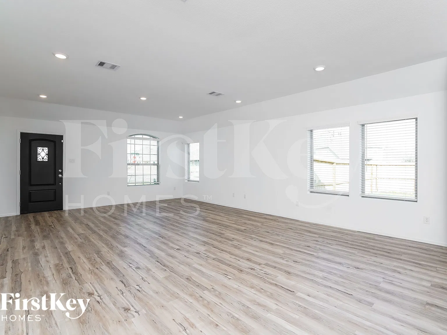 3 bed, 2.0 bath, 1485 sqft, $2,215 — Photo 4
