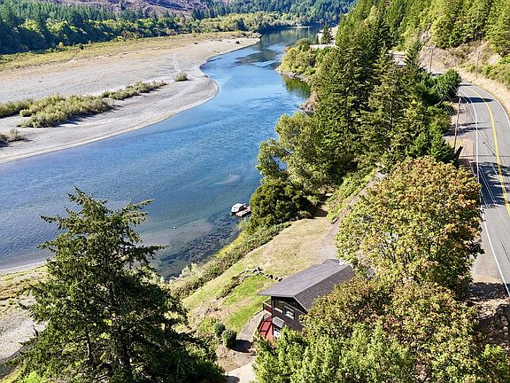 2nd image of 96476 N Bank Rogue River Rd