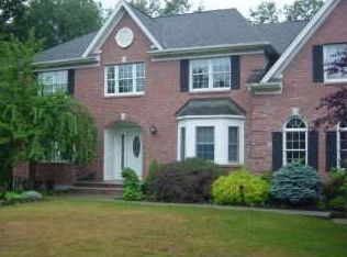 5 Gooler Ct, Stony Pt, NY 10980