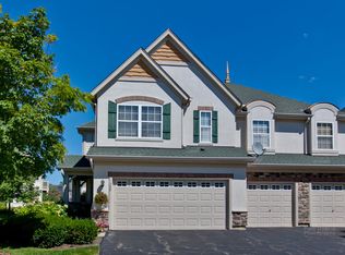 329 Bay Tree Cir, Vernon Hills, IL 60061