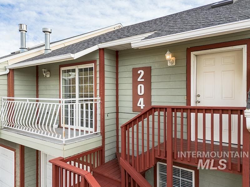 1st image of 204 La Valle Strada #204