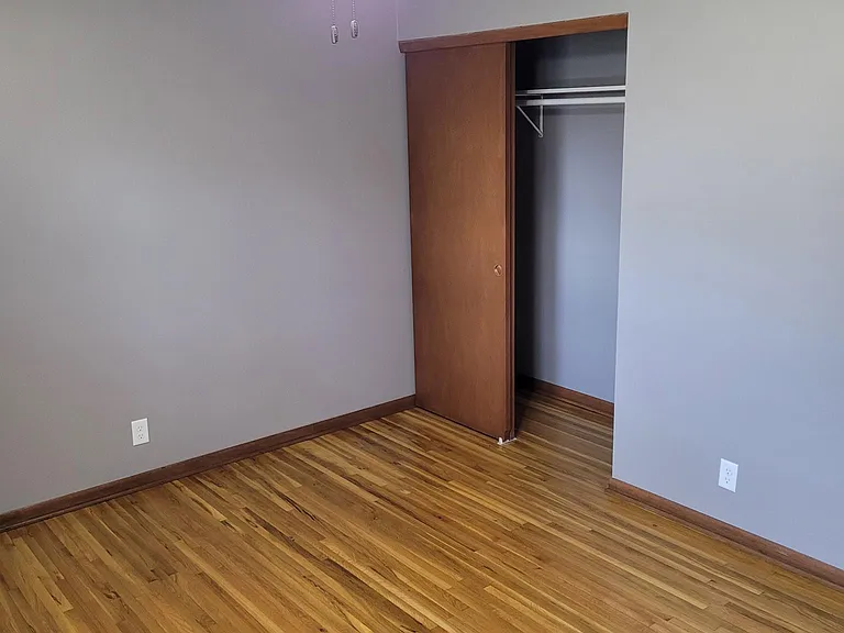 4712 Western Ave — Photo 9