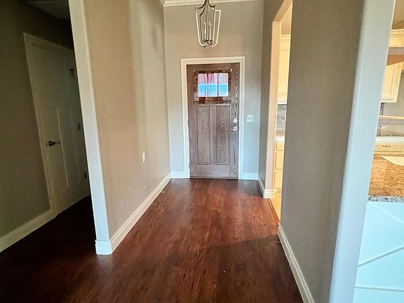 5th image of 14506 Park Cir