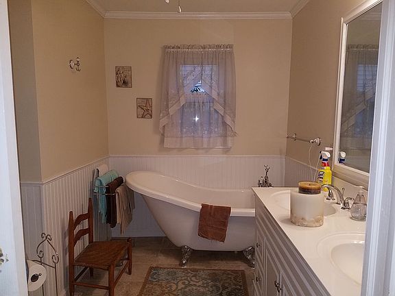 4th image of 3613 Greensboro St