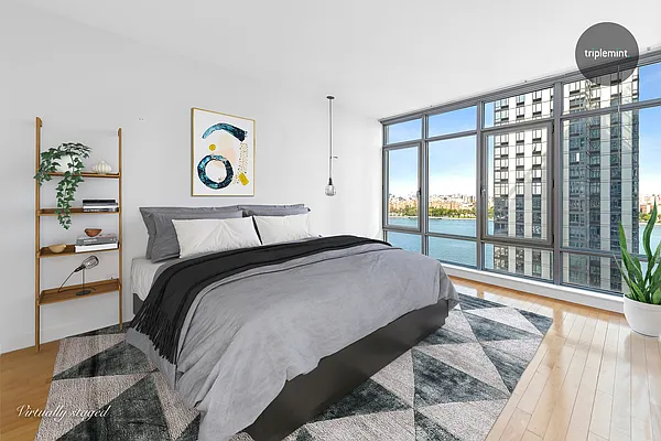 Sold by Triplemint | media 5