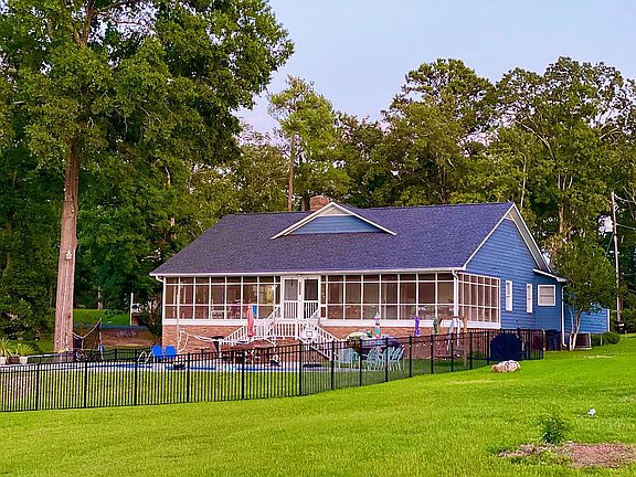 2nd image of 124 Winding Rd