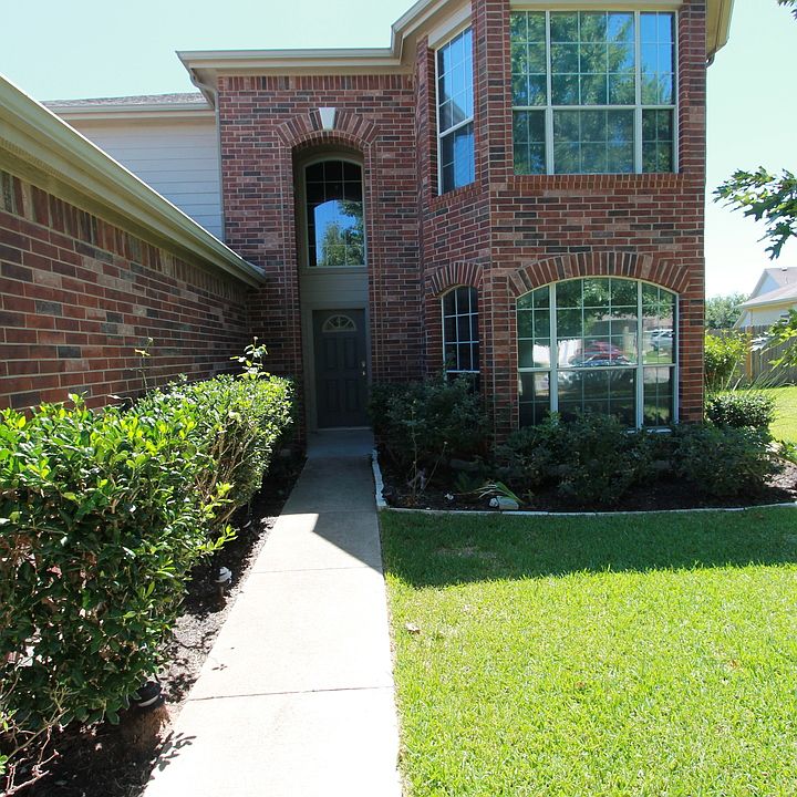 1st image of 629 Arrowood Pl