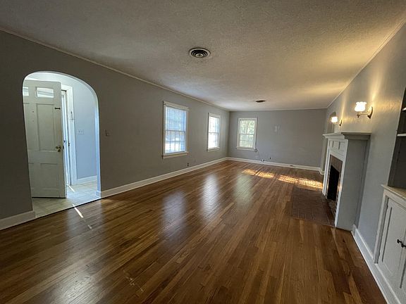 2nd image of 221 S Kings St #10468934
