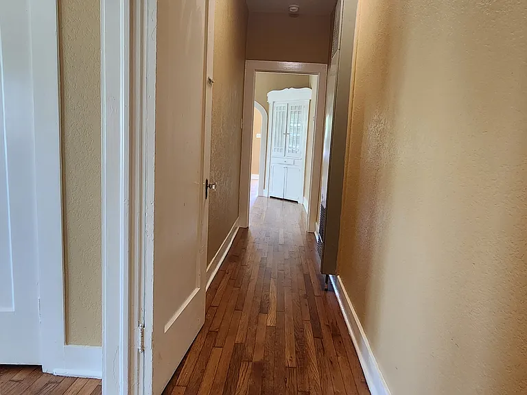 801 W Hollywood Ave — Photo 9