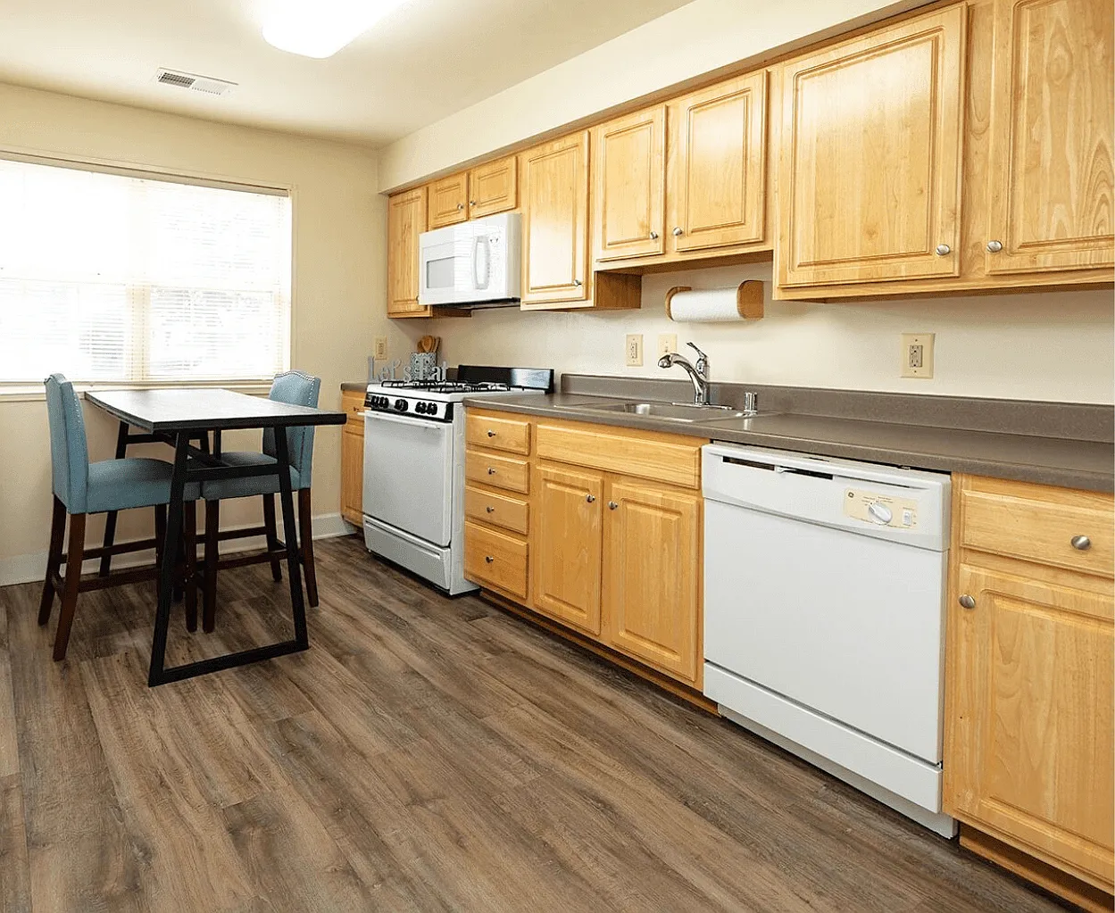 Kingston Townhomes — Photo 2