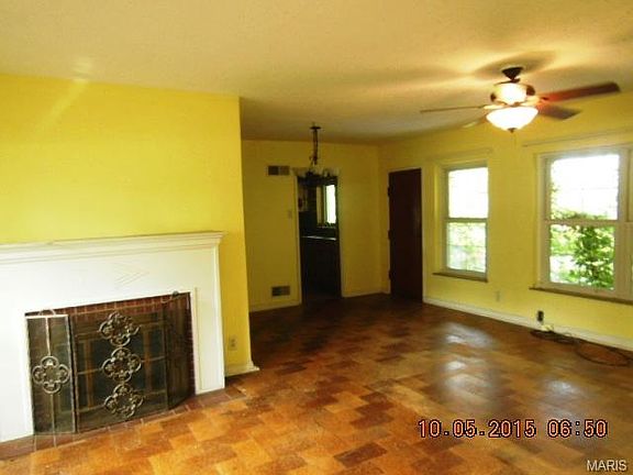 3rd image of 31 Airshire Pl