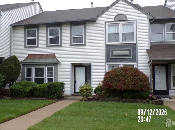 13 Heritage Sq
