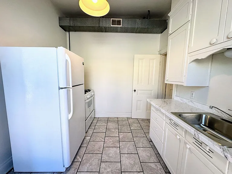 815 Jay St — Photo 6