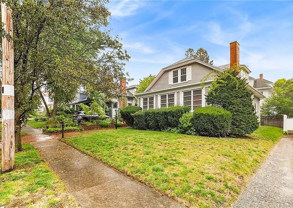 1st image of 29 Roslyn Ave