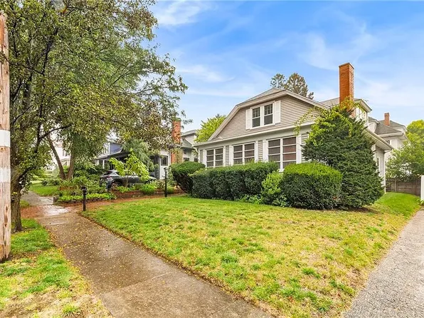 29 Roslyn Ave, Providence, RI 02908