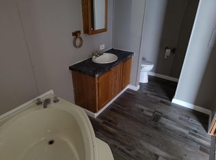 723 N Main St #9, Loami, IL 62661