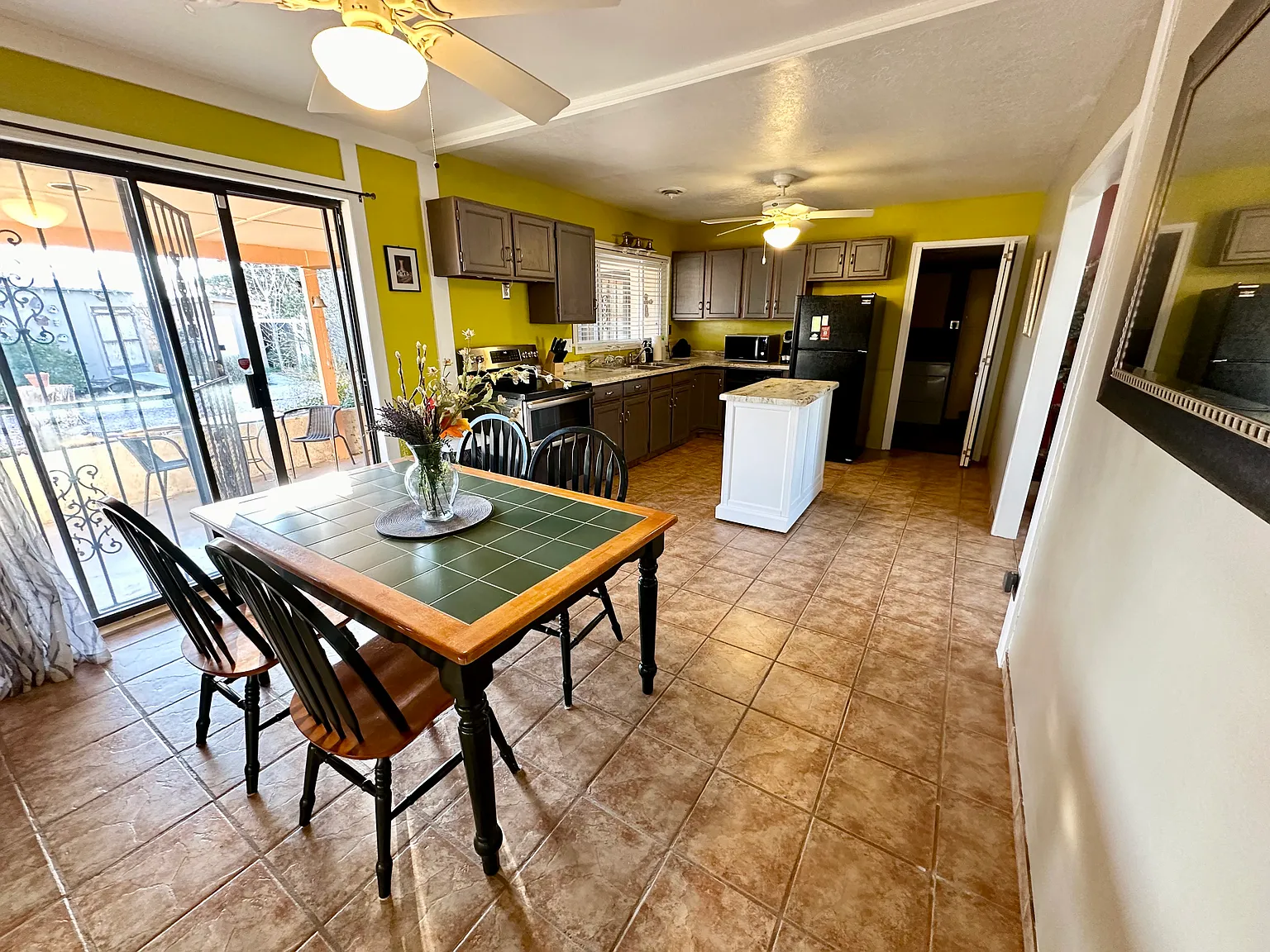 2515 Frances St NE — Photo 4