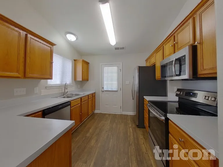 3033 Salmon River Dr — Photo 5