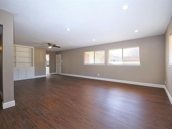 2nd image of 513 Lexington Ln
