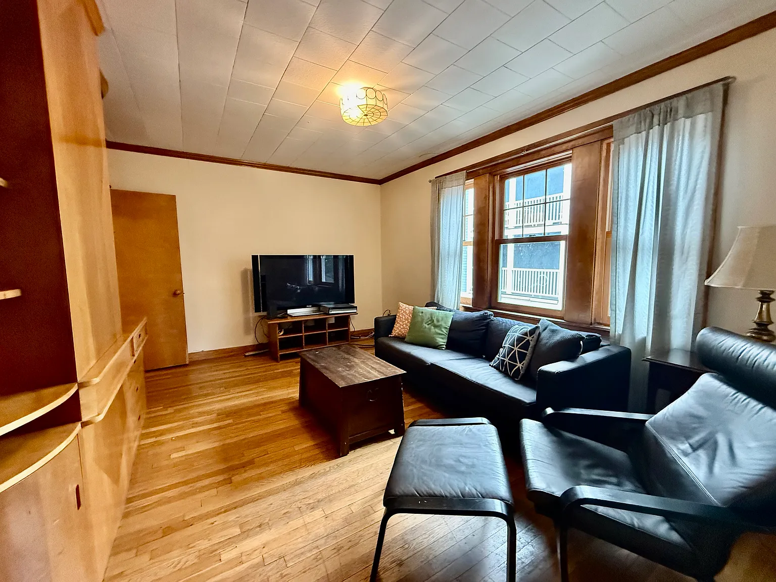 4 bed, $5,200 — Photo 4