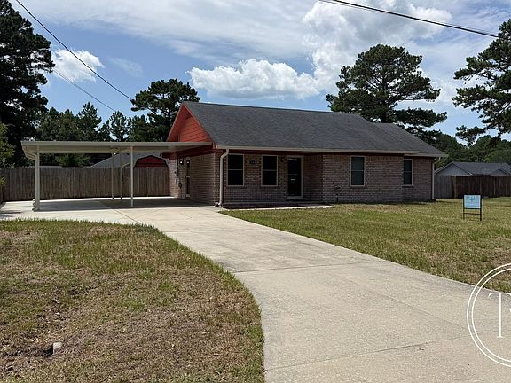 2nd image of 142 NE Shayna Dr