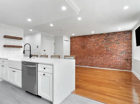 117 Fulton St Unit 4, Boston, MA 02109