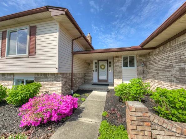 1275 E Franciscan Ct, Canton, MI 48187