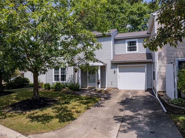 51 Woodbury Ln #40, Northfield, OH 44067