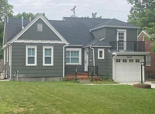 3433 E Country Club Pl, Wichita, KS 67208