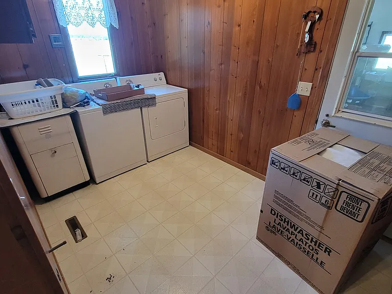 7076 Ray Hollow Rd — Photo 8