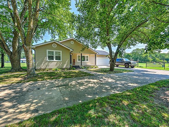 2nd image of 1901 Little Flock Dr