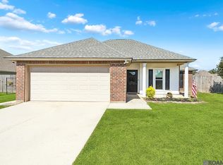 9261 Yellowfin Dr, Denham Springs, LA 70726