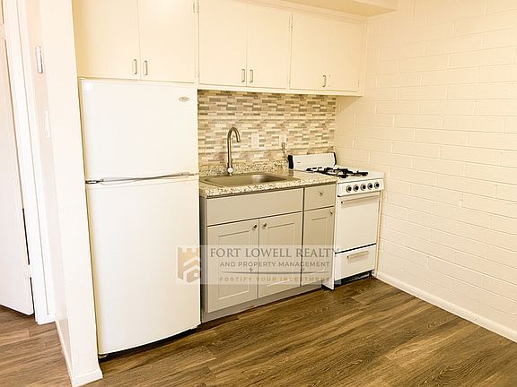 4th image of 845 W 1st St APT D
