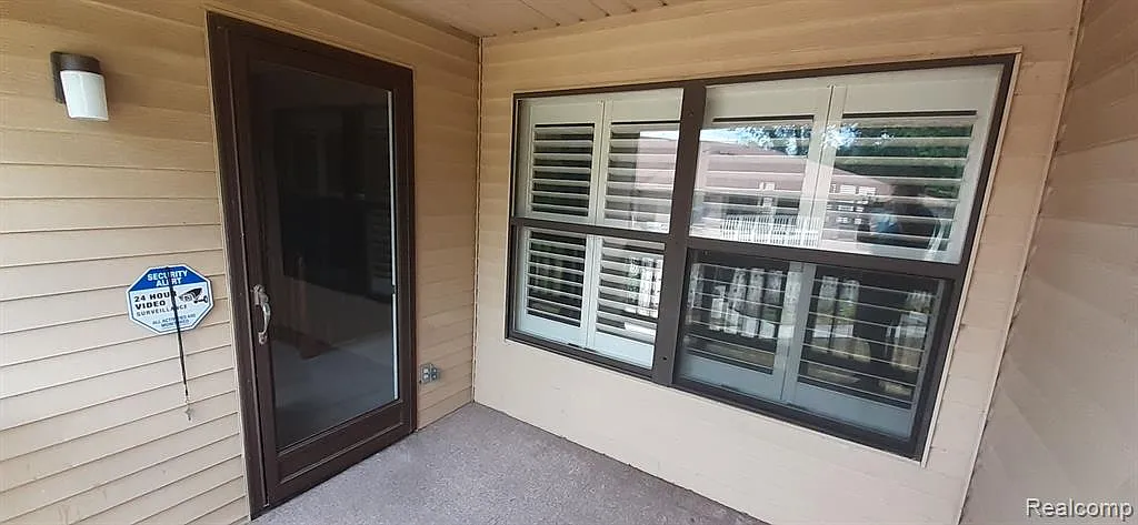 2 bed, 2.0 bath, 1139 sqft, $1,395 — Photo 2