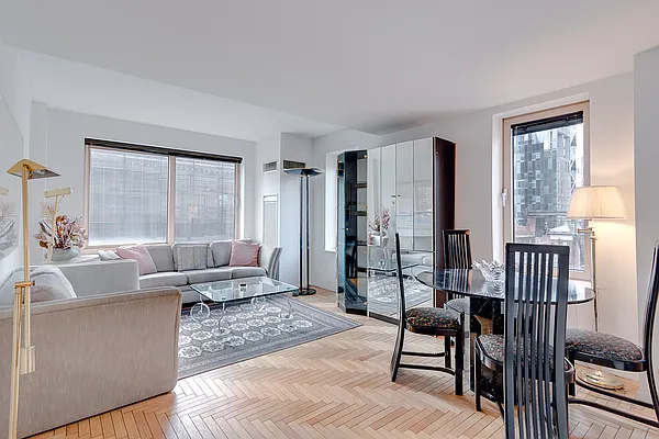 Rented by Transco | media 1