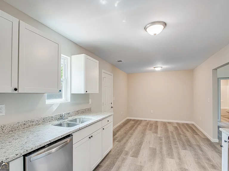 117 Lyla Ln — Photo 9