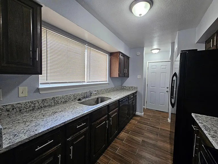 4008 Towngate Blvd — Photo 7