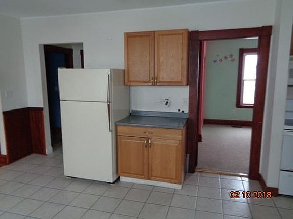 2nd image of 67 Hood St #1