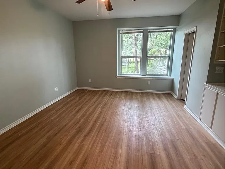 11 Lords Cir — Photo 6