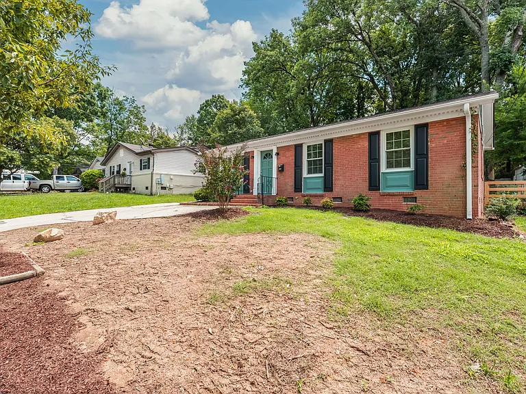5054 Curtiswood Dr — Photo 2