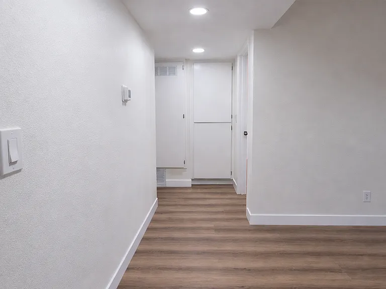 Cedar Crest Apartments — Photo 15