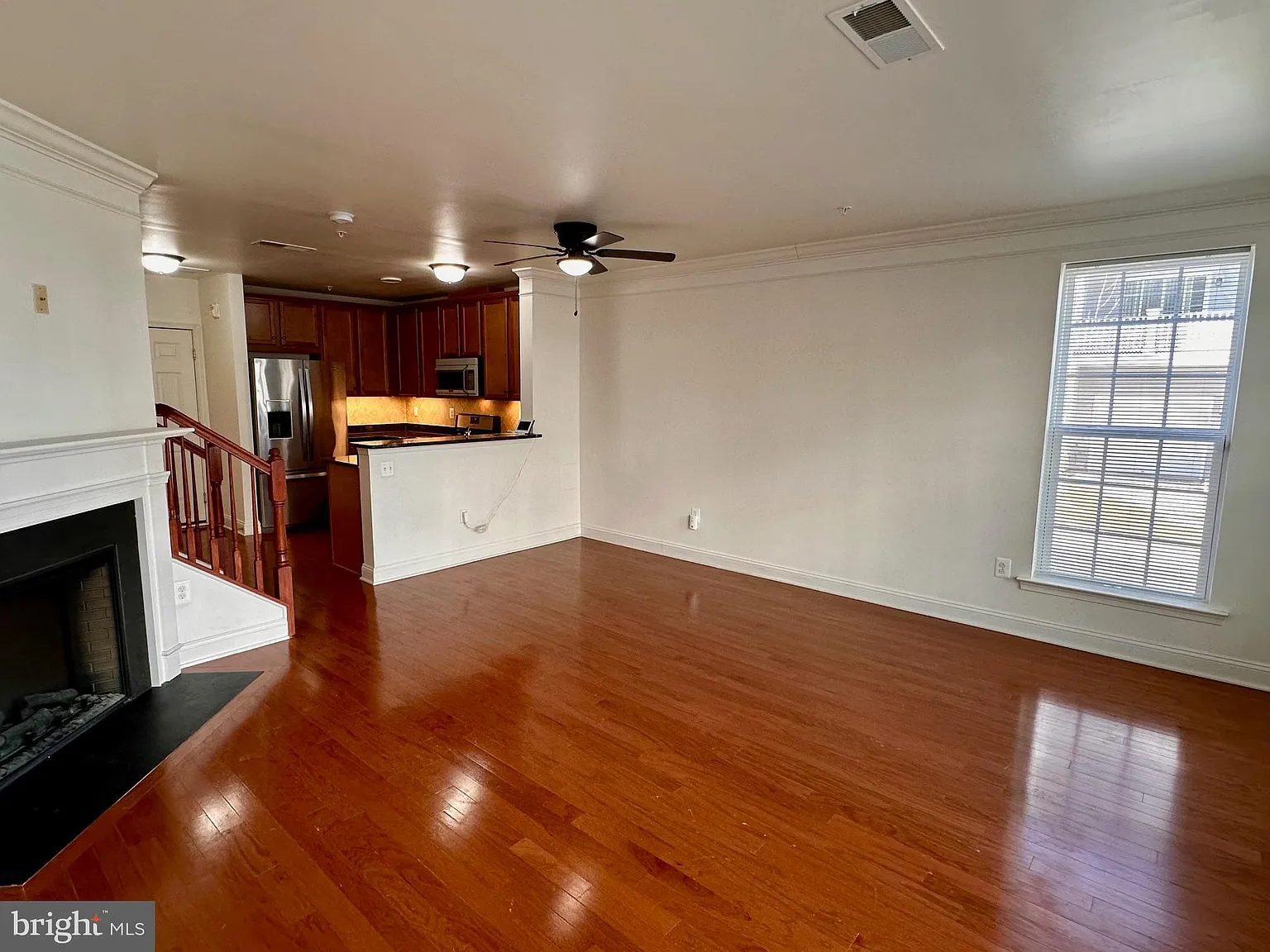 3 bed, 2.5 bath, 1730 sqft, $2,950 — Photo 4
