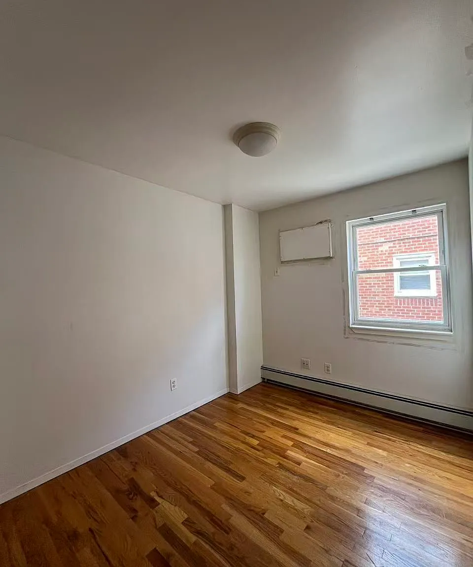 3 bed, 1200 sqft, $3,200 — Photo 4