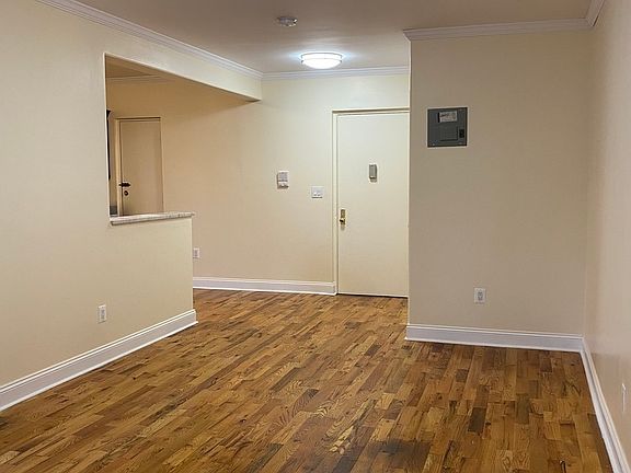 5th image of 618 E 21st St APT C3