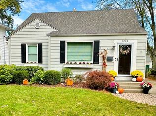 1206 Mayfield Dr, Royal Oak, MI