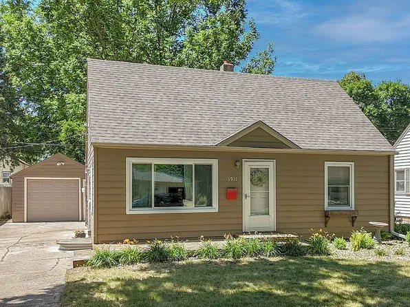 1911 S Willow Ave, Sioux Falls, SD 57105