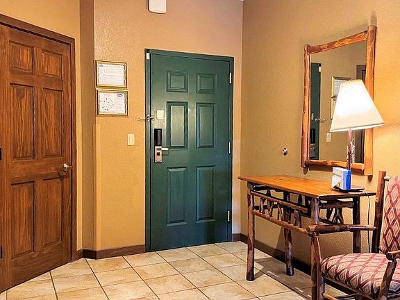 4th image of 350 E Hiawatha Dr #212