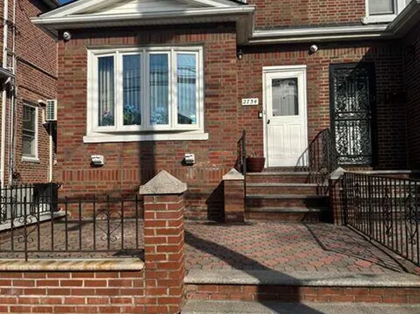 2734 Pearsall Avenue, Bronx, NY 10469