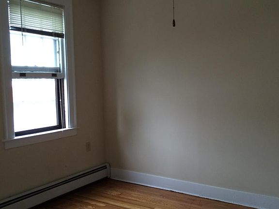 3rd image of 363 Alden Ave Floor 1