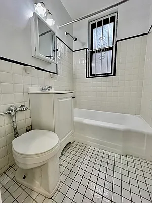 Rented by R New York | media 21